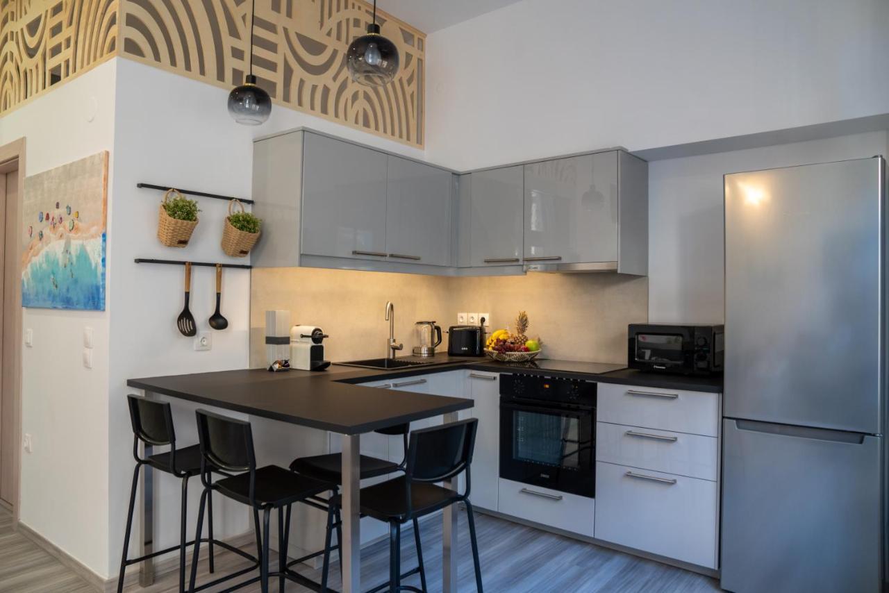 Central Suites Aegina 2 Exteriör bild