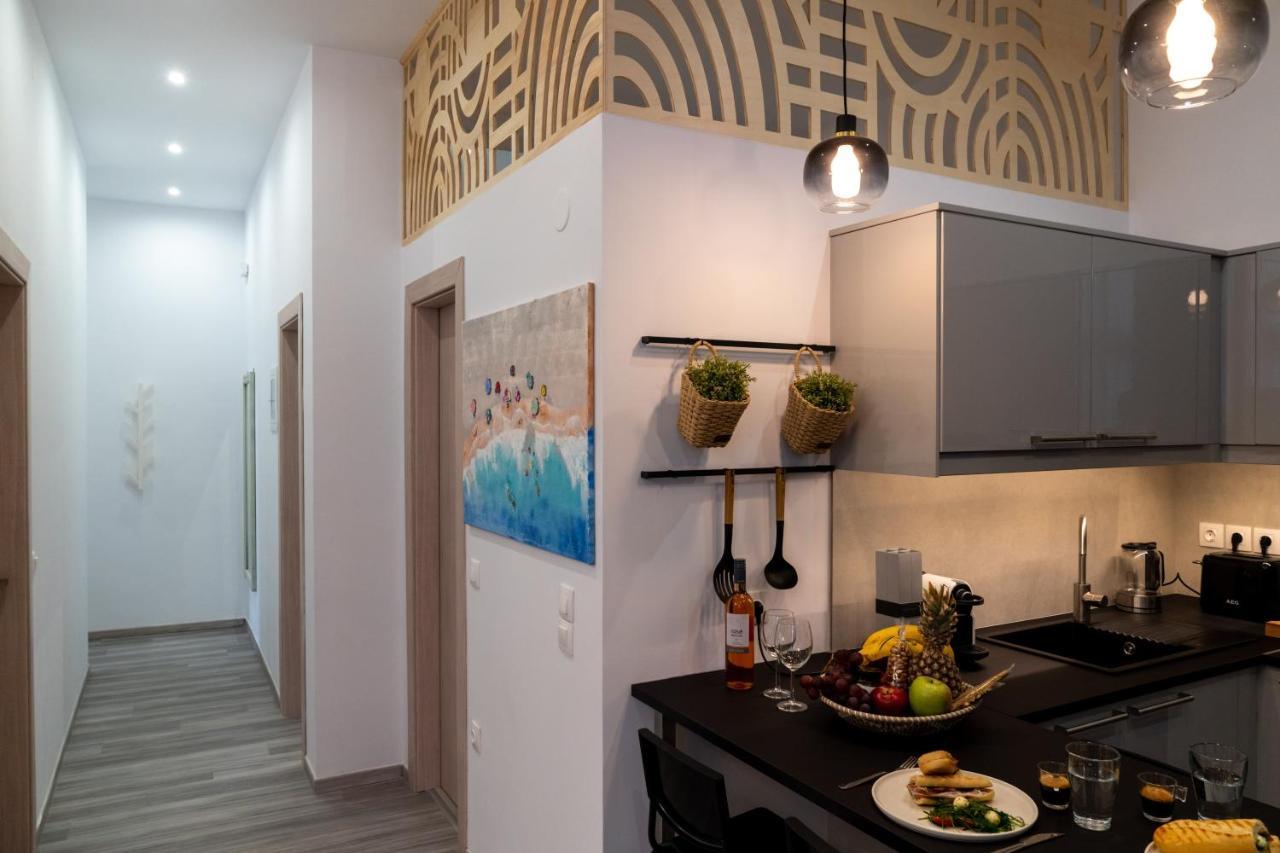 Central Suites Aegina 2 Exteriör bild