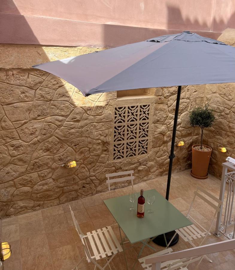 Central Suites Aegina 2 Exteriör bild