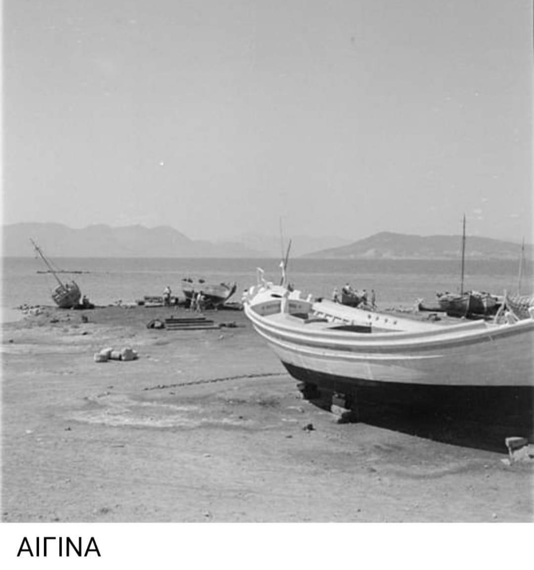Central Suites Aegina 2 Exteriör bild